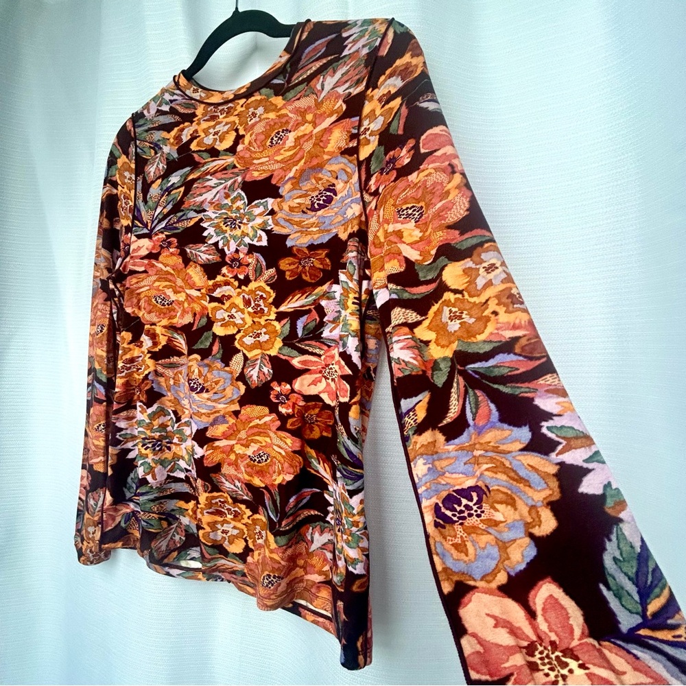 Hunter Bell - Blouse, Floral Long Sleeve Top